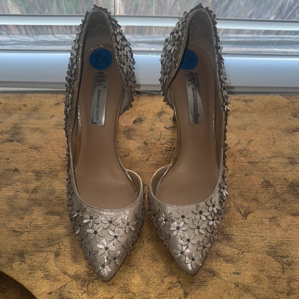 Elegant INC Women's Champagne Heels